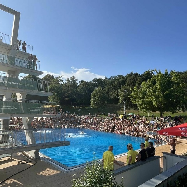 50 Jahre Sport & Familienbad MACH' BLAU